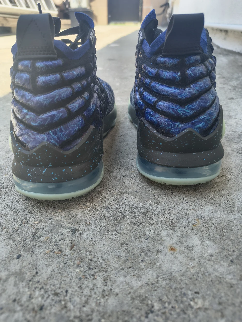 Nike LeBron 17 